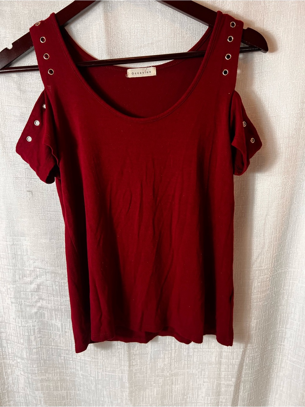 OCASSION COLD SHOULDER Tank Top in Burgundy with Grommet Detail Size Medium